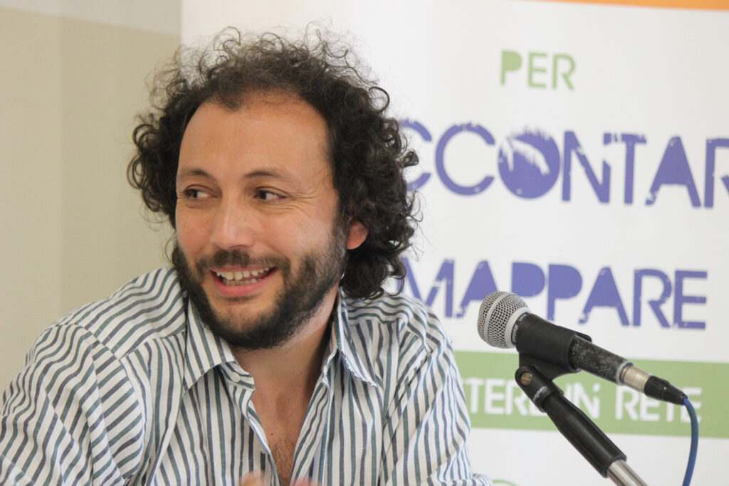Daniel Tarozzi in una conferenza